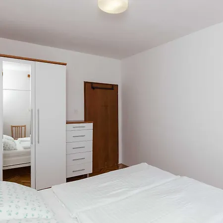 Gostinjska kuća Oreb 3*